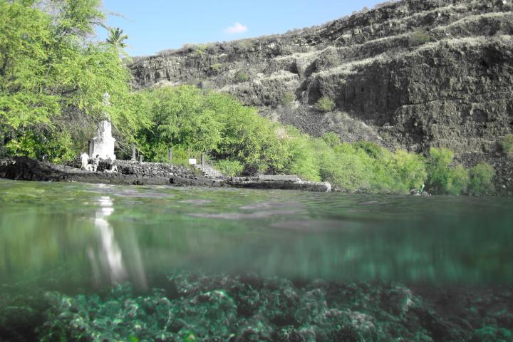 captain cook monument against cliffs