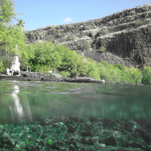 captain cook monument against cliffs