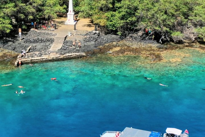 a small boat in a body of water